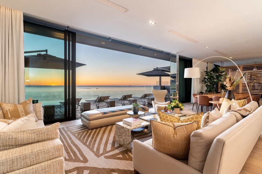 To Let 6 Bedroom Property for Rent in Clifton Western Cape